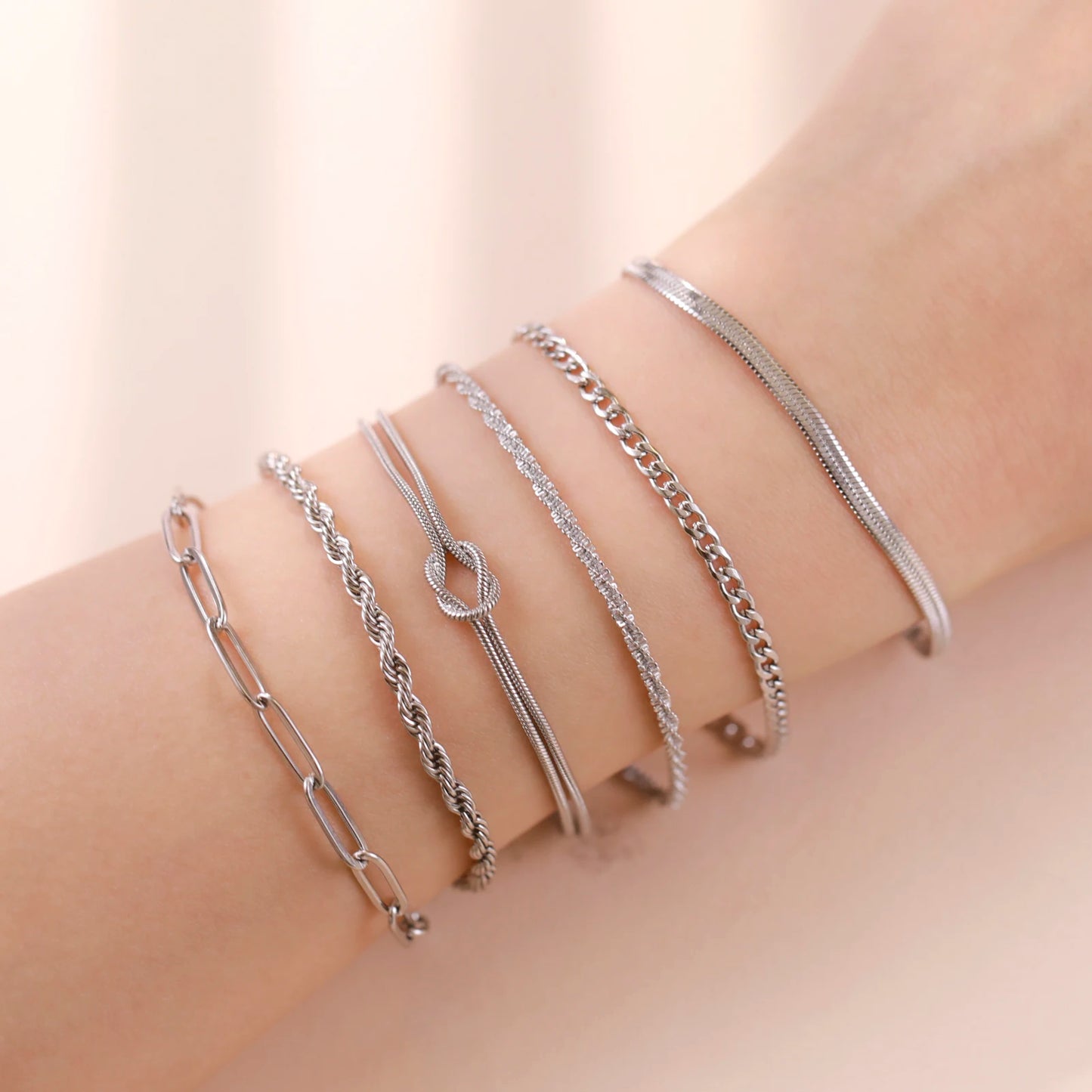 Solaris Twist Bracelet